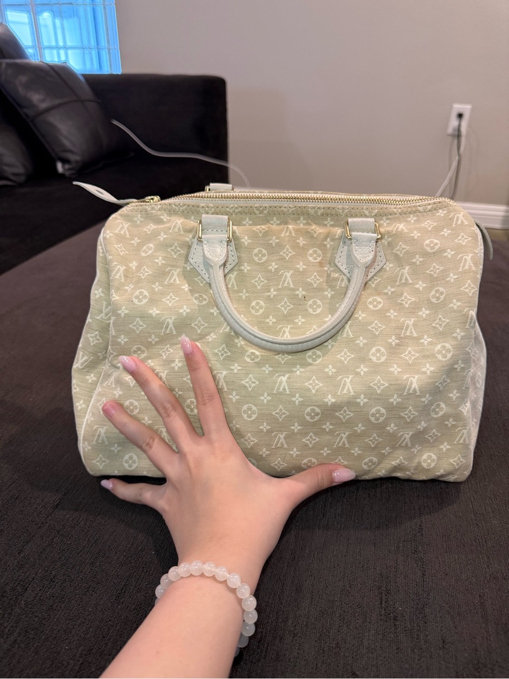 Louis Vuitton Beige and White Monogram Satchel - Picture 4 of 10
